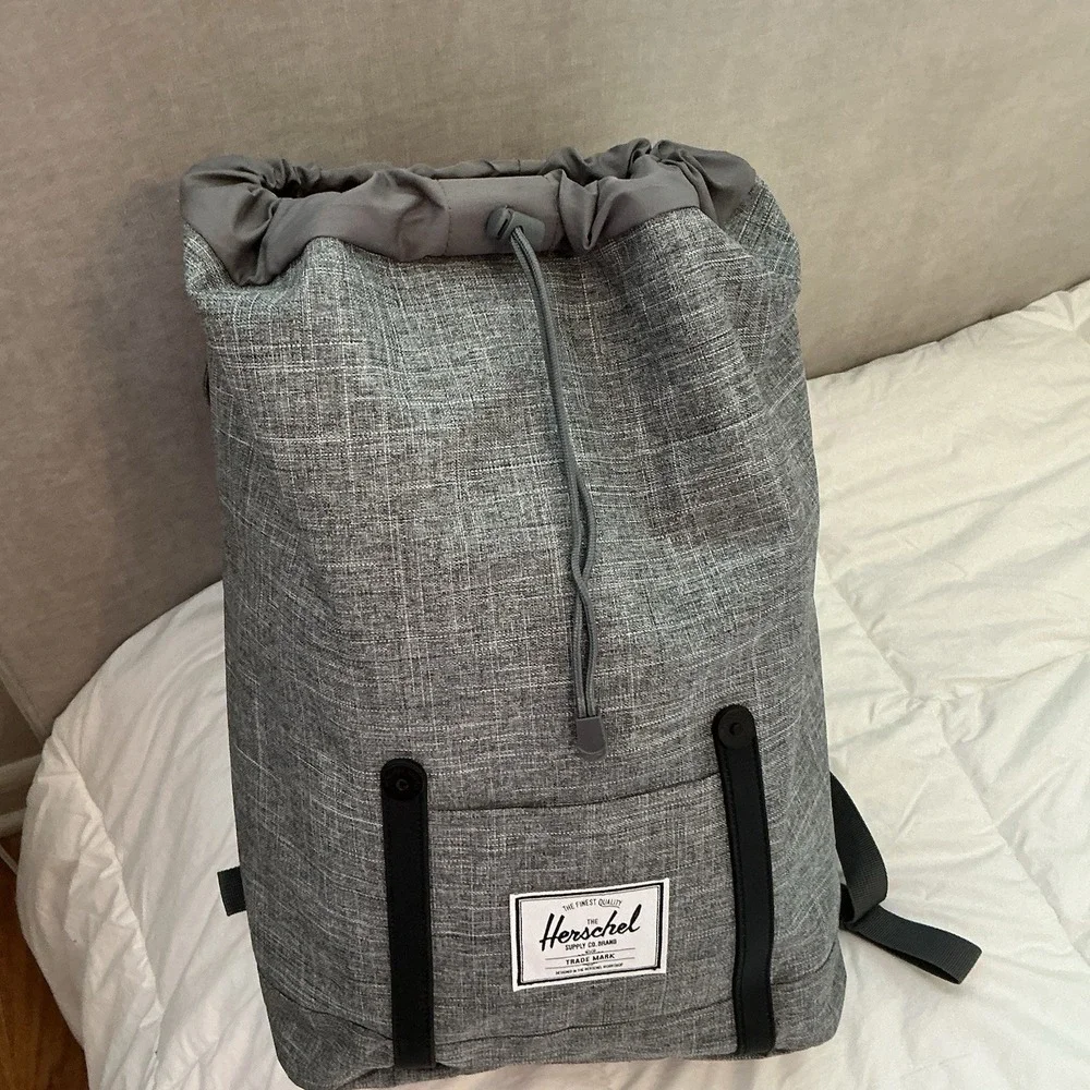 Herschel Retreat Backpack Raven Crosshatch Gray 18